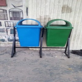 3 60 L FRP Portable dustbin
