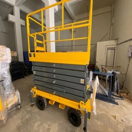 7.5 Meter Electric Operated Highrise Scissor Liftable, Capacity: 500 kg