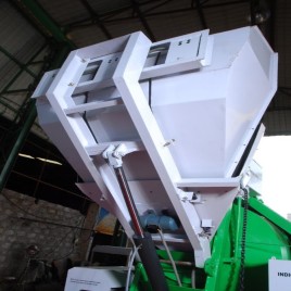 ACME Electric Engine Reversible Concrete Mixer RM800 Concrete Mobile Batching Machine, Output Capacity: 560 Liters