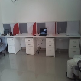 Aluminium Wall Facing Workstation, For Corporate Office