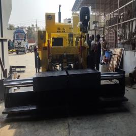 Asphalt Mechanical Paver Finisher
