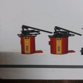 ATS ELGI Mild Steel 10 Kg Hand Operated Grease Pumps
