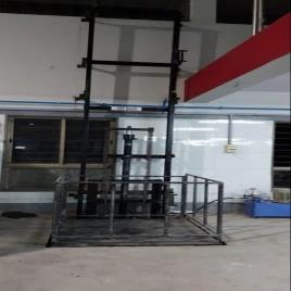 Bob Make Wall Mounted Hydraulic Goods Lift, Capacity: 4-5 ton