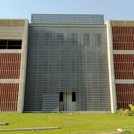 Brown Polish HPL Cladding Work, Thickness: 8 mm