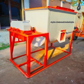 CATTLE & POULTRY FEED MIXER MACHINE, 1000 kg