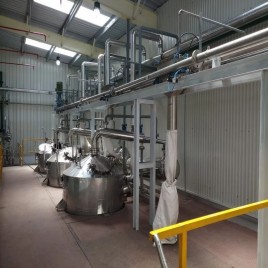 Cinnamon (Leaves / Bark) Spices Oils Distillation Plants, Capacity: 5 TPD