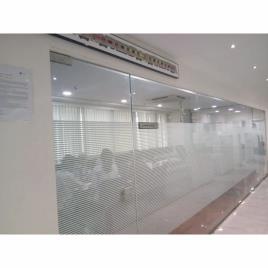 Clear Toughened Glass Office Partition