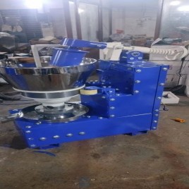 Commercial Expeller 9 Bolt Automatic Wooden Ghani Machine, Capacity: 5 ton/day