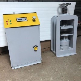 Compression Testing Machine 1000 KN- Digital, Semi-Automatic