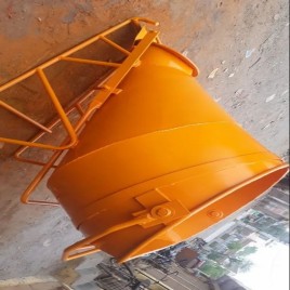 Concrete Banana Bucket, For Column Concreting, Capacity: 120kg