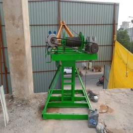 CONSTRUCTION MONKEY CRANE