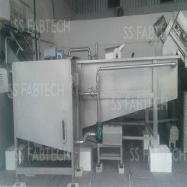 Continuous Type SS Fabtech Fruit Washing Machine, 1000 Kg/hr