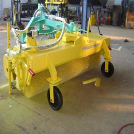 Coustom Battery Tractor Mounted Hydraulic Road Sweeper Machine, For Industry