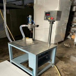 Edible Oil Digital Liquid Filling Machine, Capacity: 20 BPM
