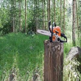 Electric Stihl MS180 Chainsaw, 20 Inch, 62 cc