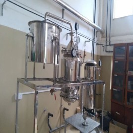 Essential Oil Solvent Extraction Unit, Capacity: 100 TPD