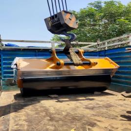 Excavator Drum Compactor Machine Attachment, Capacity: 2 Tons - 50 Tons