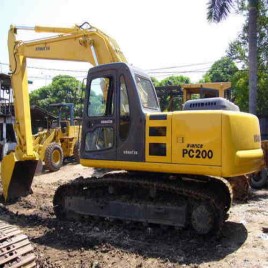Excavator Komatsu Hiring Service