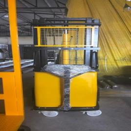 Fork Staker Hunter semi electric stackers, DC