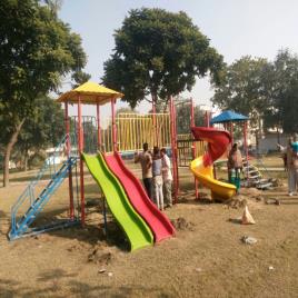 FRP Red Spiral Multi Play Stations, Age Group: 3 - 15 Years