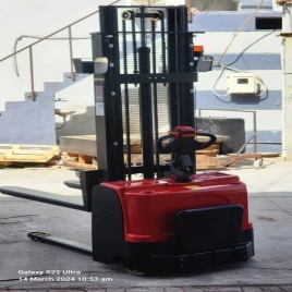 Fully Electric Stacker