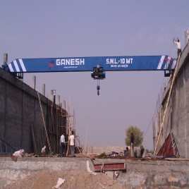 Ganesh Engineering Electric Single Bridge Crane, For Construction,Workshop, Load Capacity: 5-15 Ton