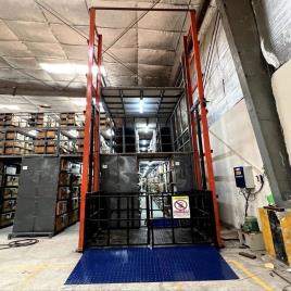 Gruyi Industrial Goods Lift, For Residential, Capacity: 2-3 ton