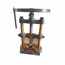 Hand Press Paper Plate Machine, Production Capacity: 1500 Pieces/Hour