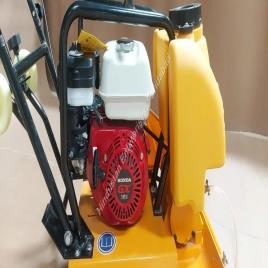 HINDUSTAN 4 Hp Concrete Power Trowel Floater Machine with Engine, Model Name/Number: Dmr 1000