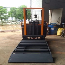 HK Industries Roller Platform Battery Operated Stacker, For Drum transportation, DC