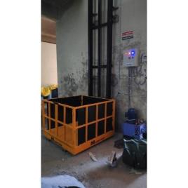 Hunter Hydraulic Goods Elevators, Capacity: 1-2 ton
