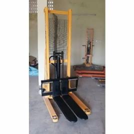 Hunter Hydraulic Pallet Stacker, 1150 Mm, Capacity: 500-2000kg