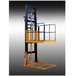 Hunter Industrial Goods Lifts, Capacity: 5000 kg
