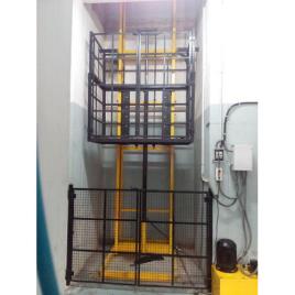 Hunter Single Mast Goods Lift, For industrial, Capacity: 200 kg to 2000 kg