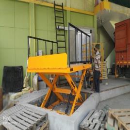 Hunter Yellow Hydraulic Scissor Lifts
