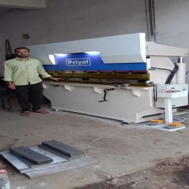 Hydraoulic press brake, Cutting Load: 30-60 ton, Automation Grade: Semi-Automatic
