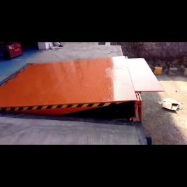 Hydraulic Dock Leveler, Capacity: 10-12 Tons