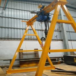 Industrial Portable Gantry Crane, 10 m, Capacity: 15 Feet
