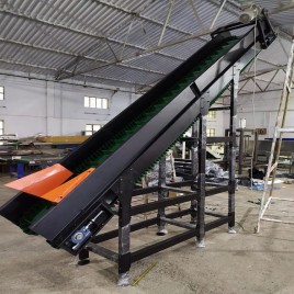 INTEGRATED CONVEYORS Inclined PVC Belt Conveyor, For Packaging