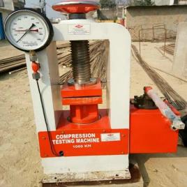 JVR INDIA No Hand operated Cube testing machine, Capacity: 1000 Kn, Packaging Type: Iron