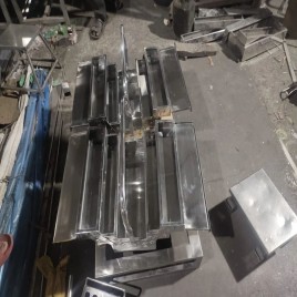 Light Weight Stainless Steel Tool Box, Box Capacity: 6-10 Kg, Size: 17 Inch