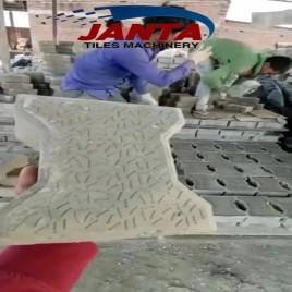 Manual Paver Block Making Machine, Capacity: 2000-2500 Blocks per hour