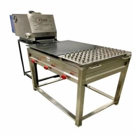 Manual Semi Automatic Chapati Roti Making Machine With Gas Chula Cum Poofer, For Restaurant