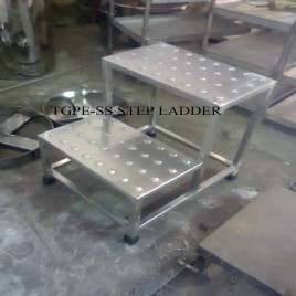 Metal Step Ladders, For Industries