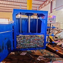 Mild Steel 10HP Vertical Scrap Baling Press Machine