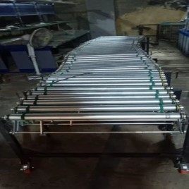 Mild Steel 6000 mm Flexible Motorized Roller Conveyor, Roller Diameter: 50, Capacity: 40 kg