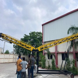 Mild Steel Belt Truck Loading Conveyor System, Material Handling Capacity: 50 kg per feet