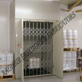 Mild Steel Goods Lift, Capacity: 4-5 ton, for Industrial