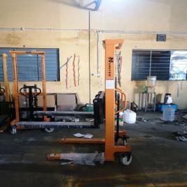 Mild Steel Hunter Manual Stacker For Material Handling, Rated Load: 1000 Kg