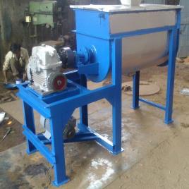Mild Steel Ribbon Blender, Capacity: 200 liters